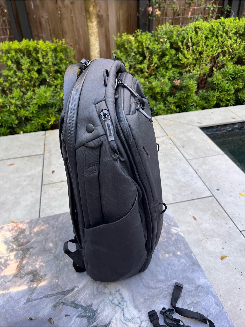 Peak Design 45L large black backpack with rain cover - Picture 4 of 14